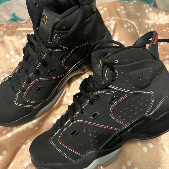 Jordan 6 - Picture 3 of 5